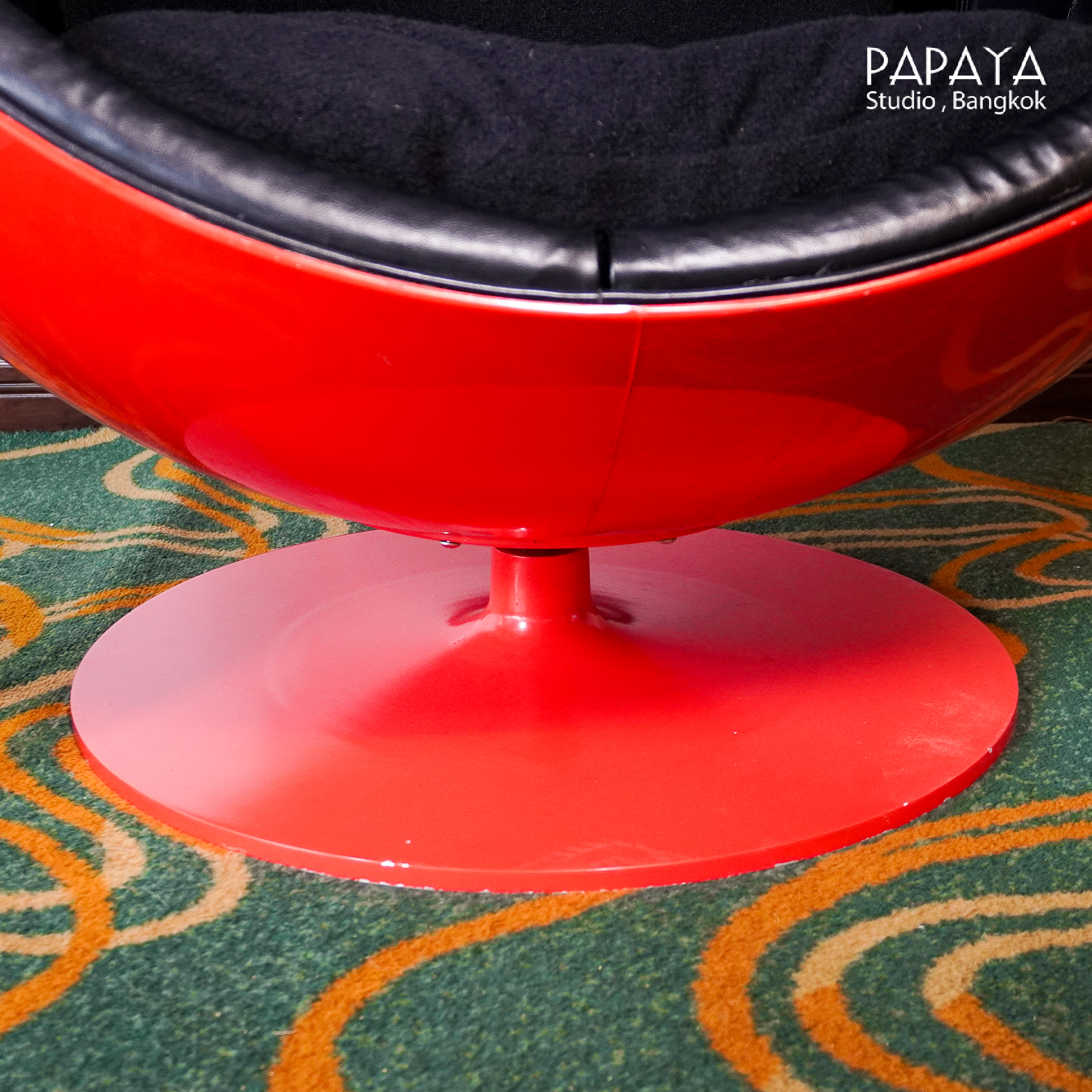 Red sphere swivel chair - Image 6