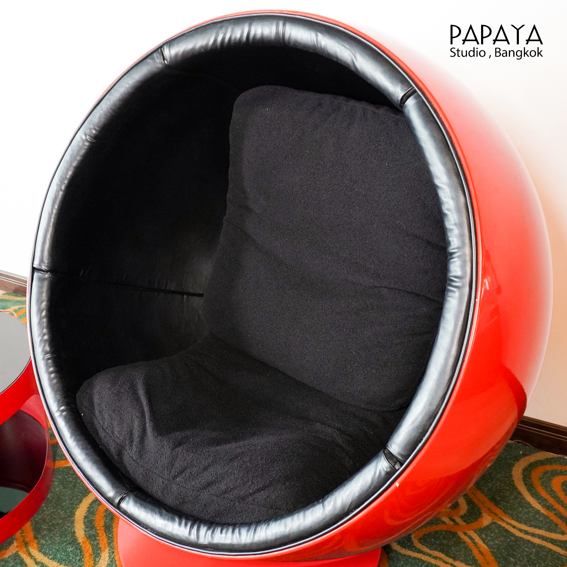 Red sphere swivel chair - Image 5