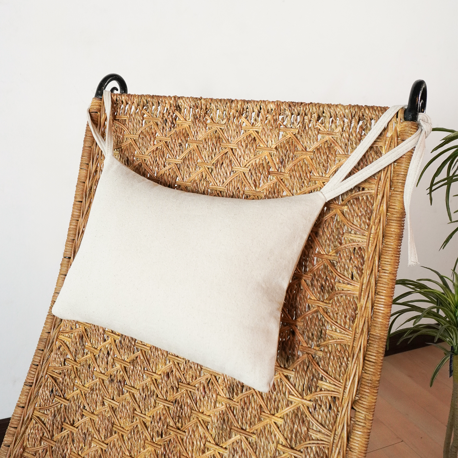 French Midcentury Rattan and Wrought Iron Armchair - Image 7