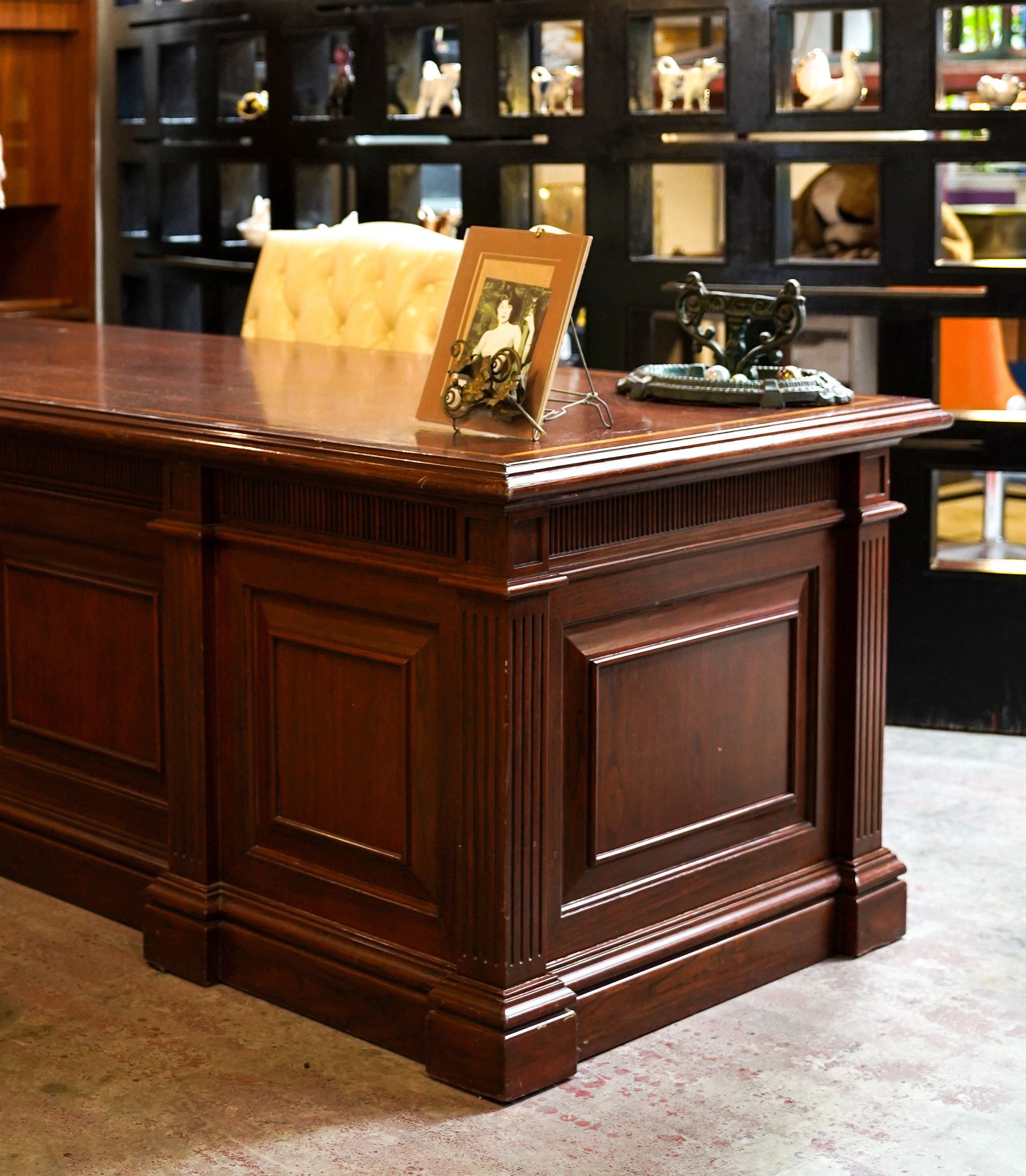 Classic Executive Desk - Image 2