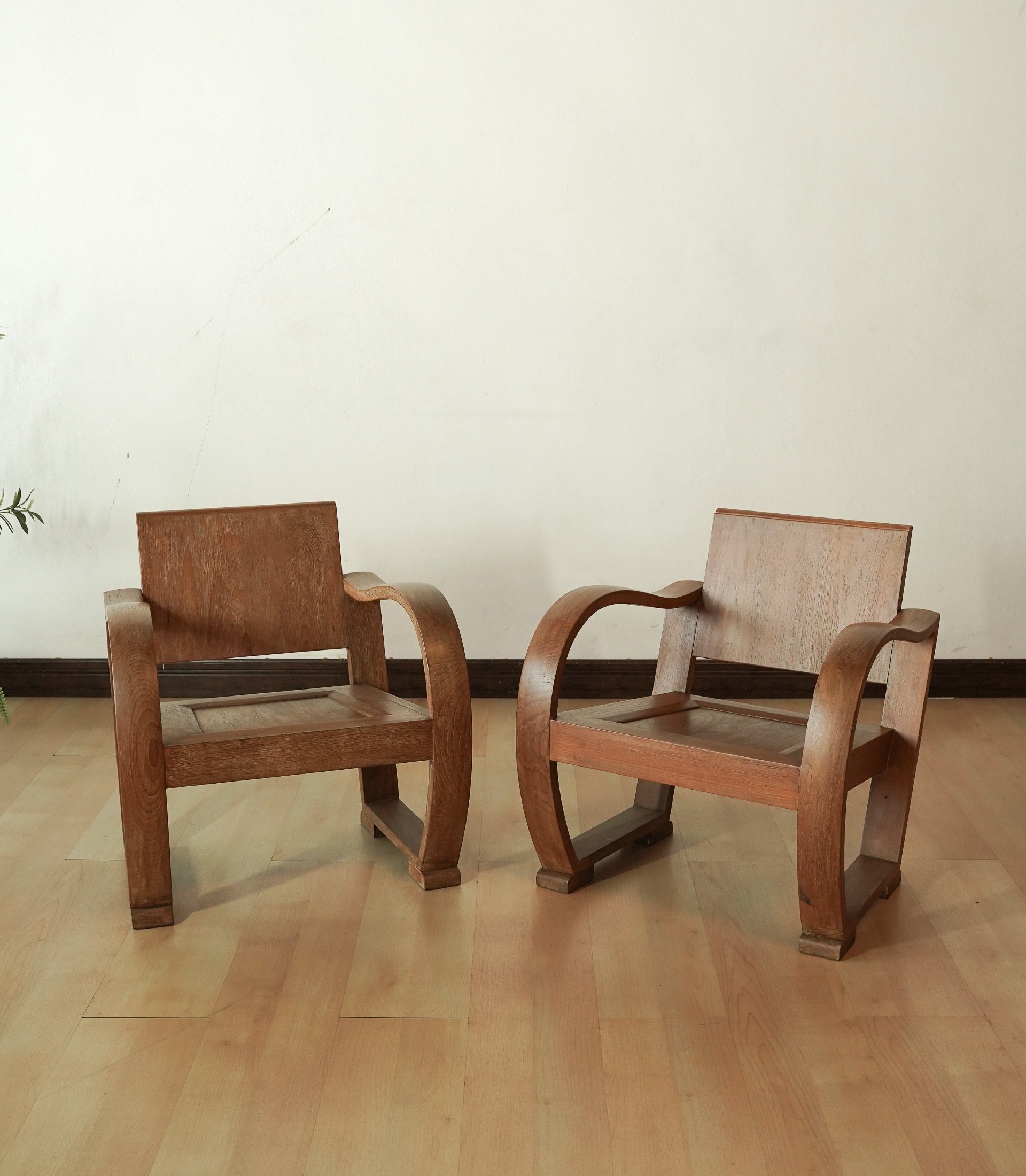 Curva Wooden Lounge Chair - Image 3