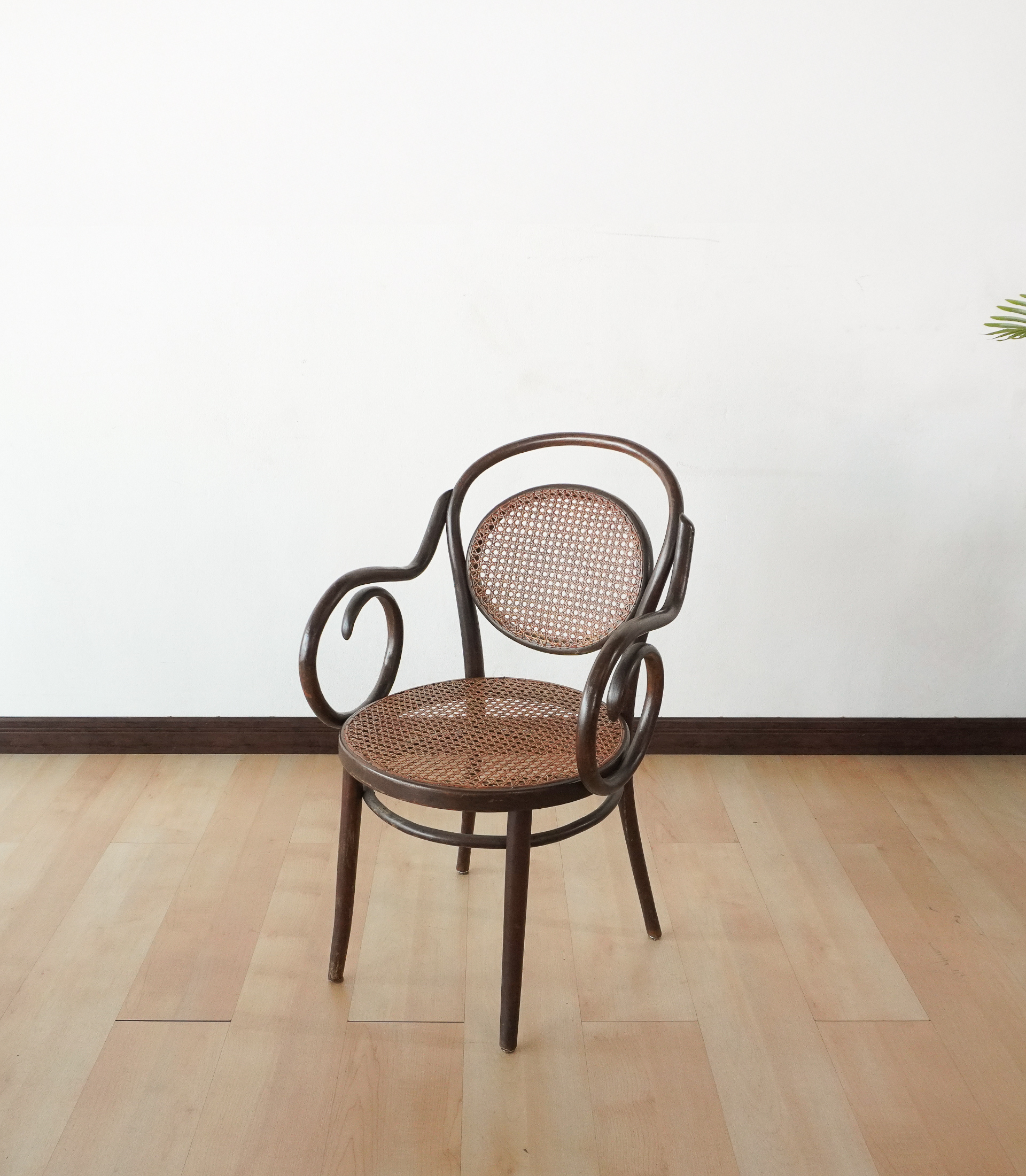 🪑 Antique Bentwood Armchair by Gebrüder Thonet, 1970s - Image 6