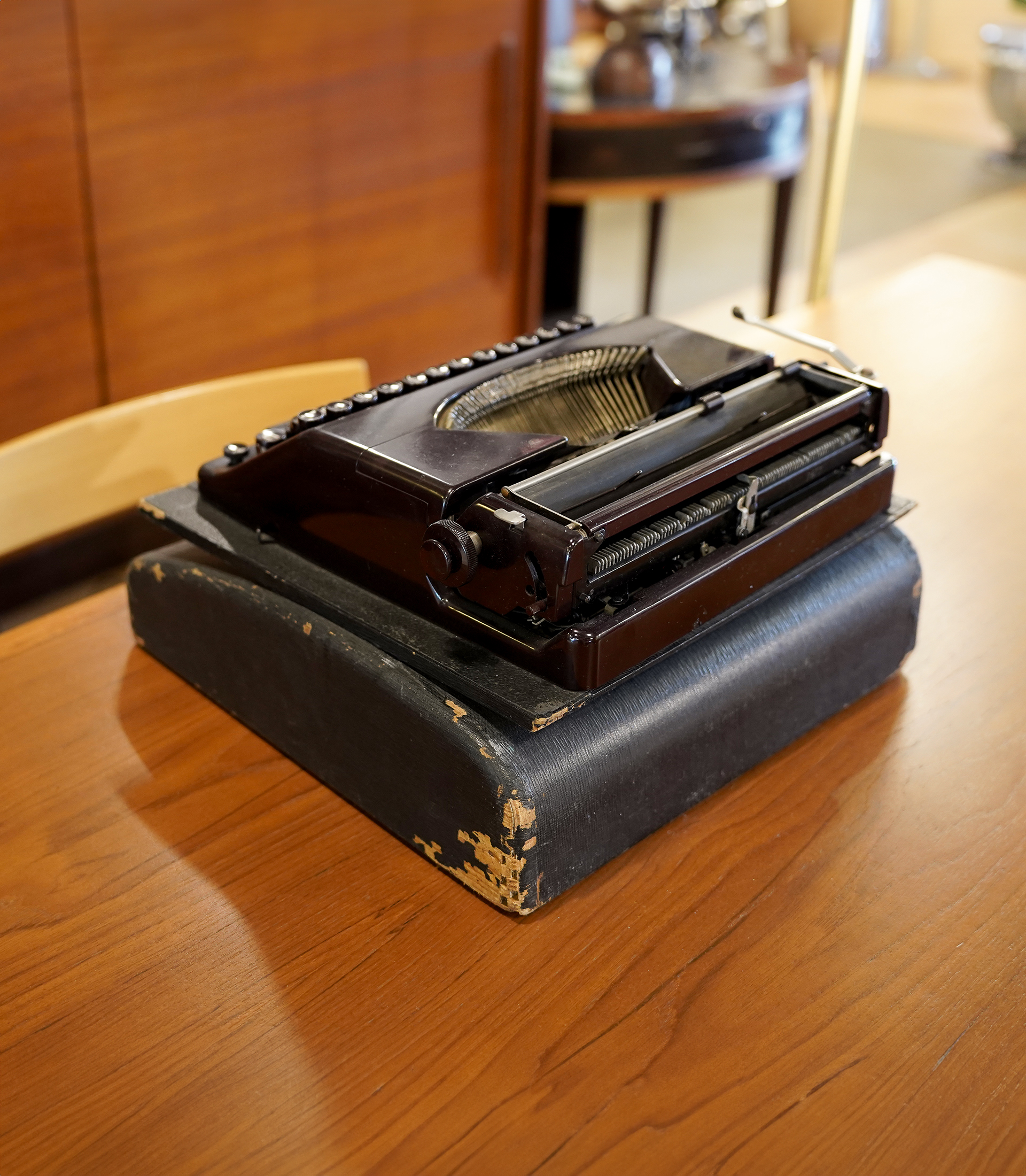 Diplomat 22 Portable Typewriter - Image 4