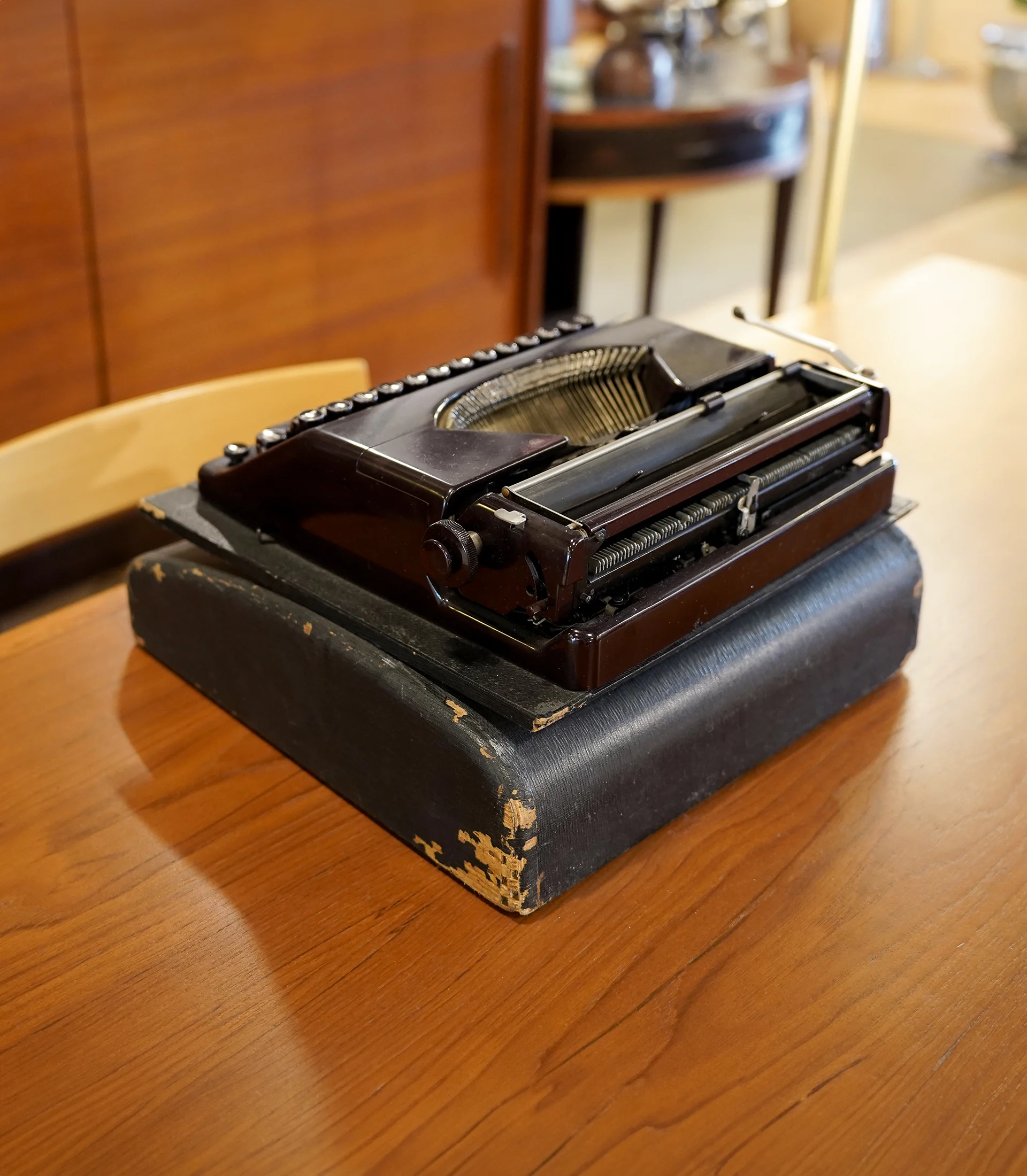 Diplomat 22 Portable Typewriter - Image 4