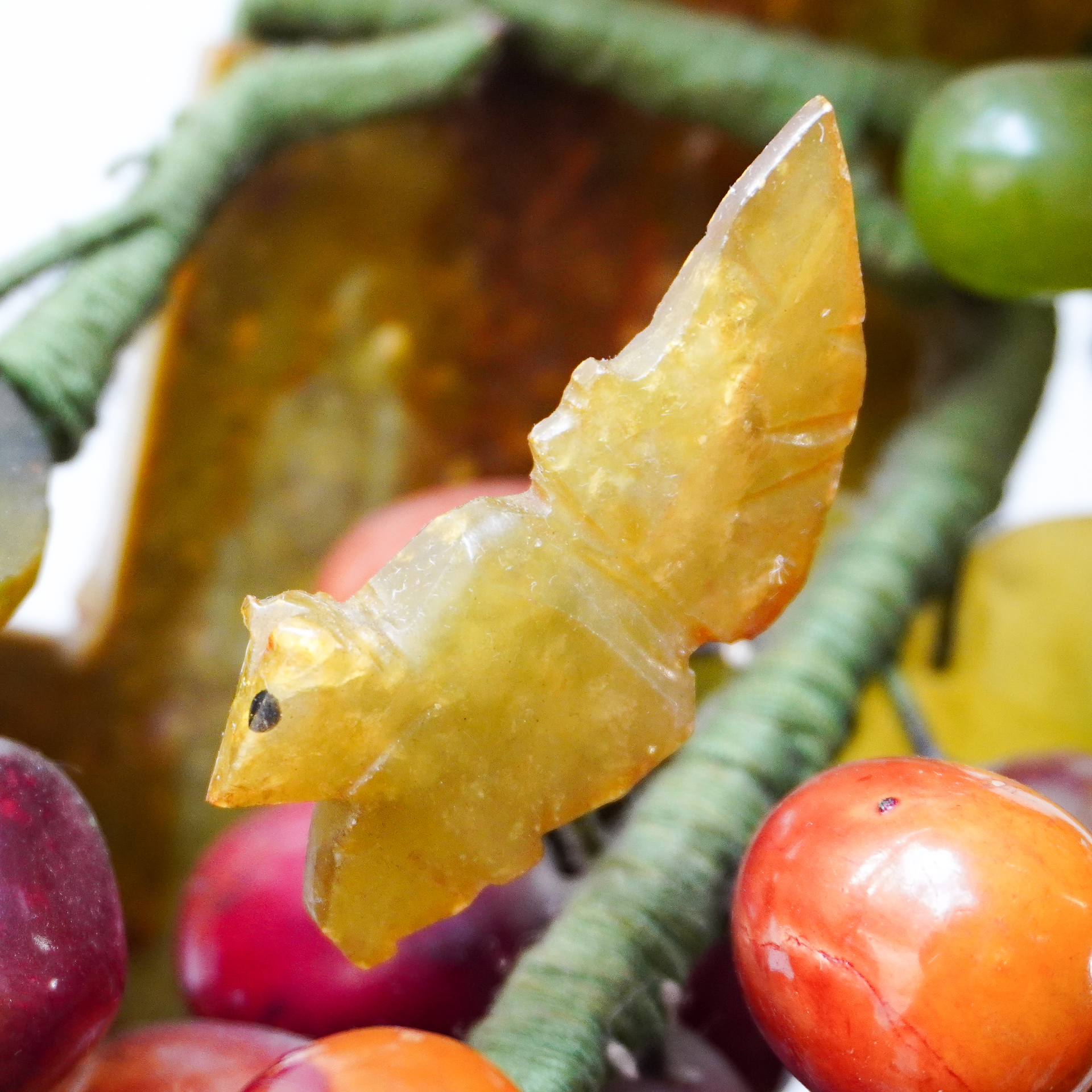 🍇 Vintage Jadeite grapes tree sculpture. - Image 4