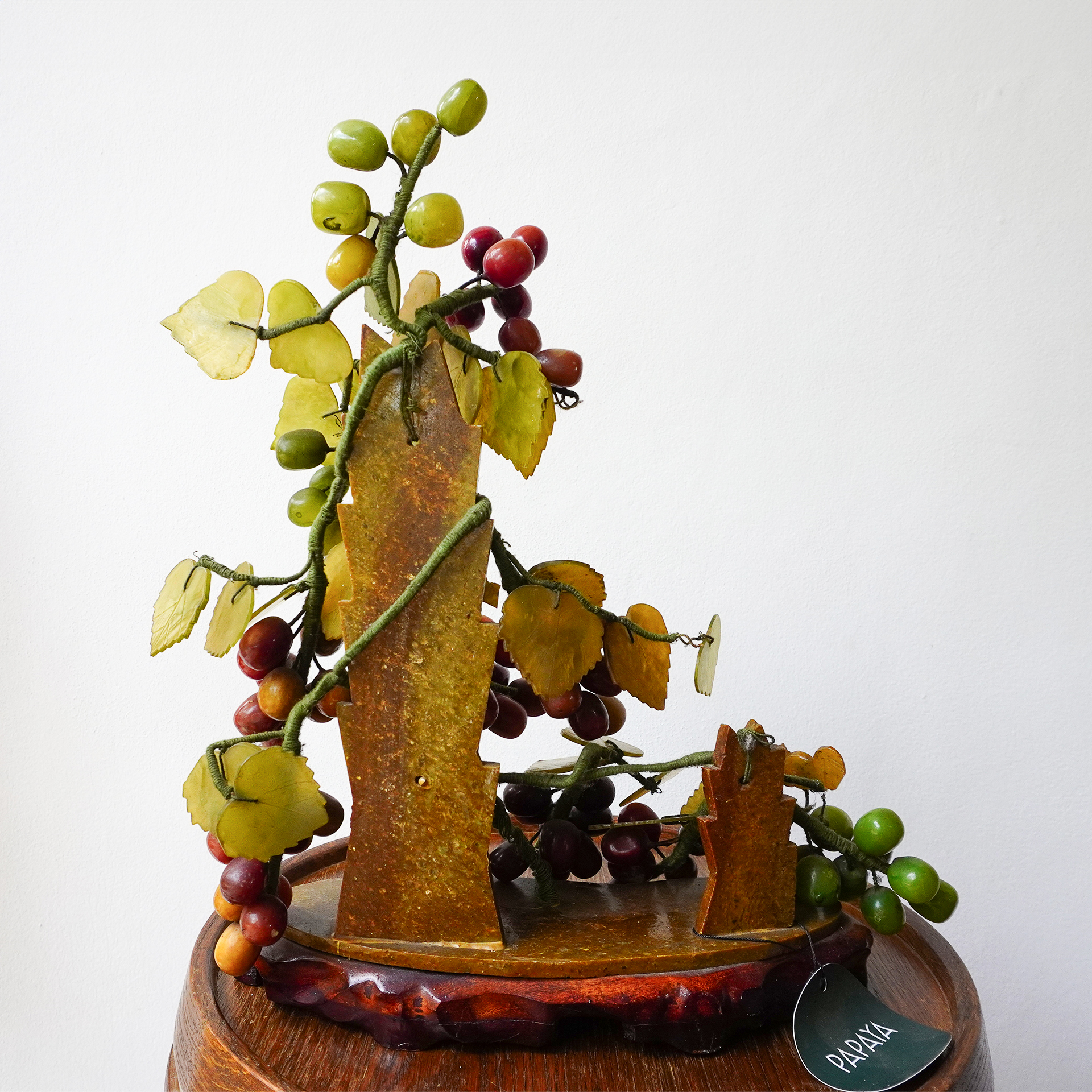 🍇 Vintage Jadeite grapes tree sculpture. - Image 6
