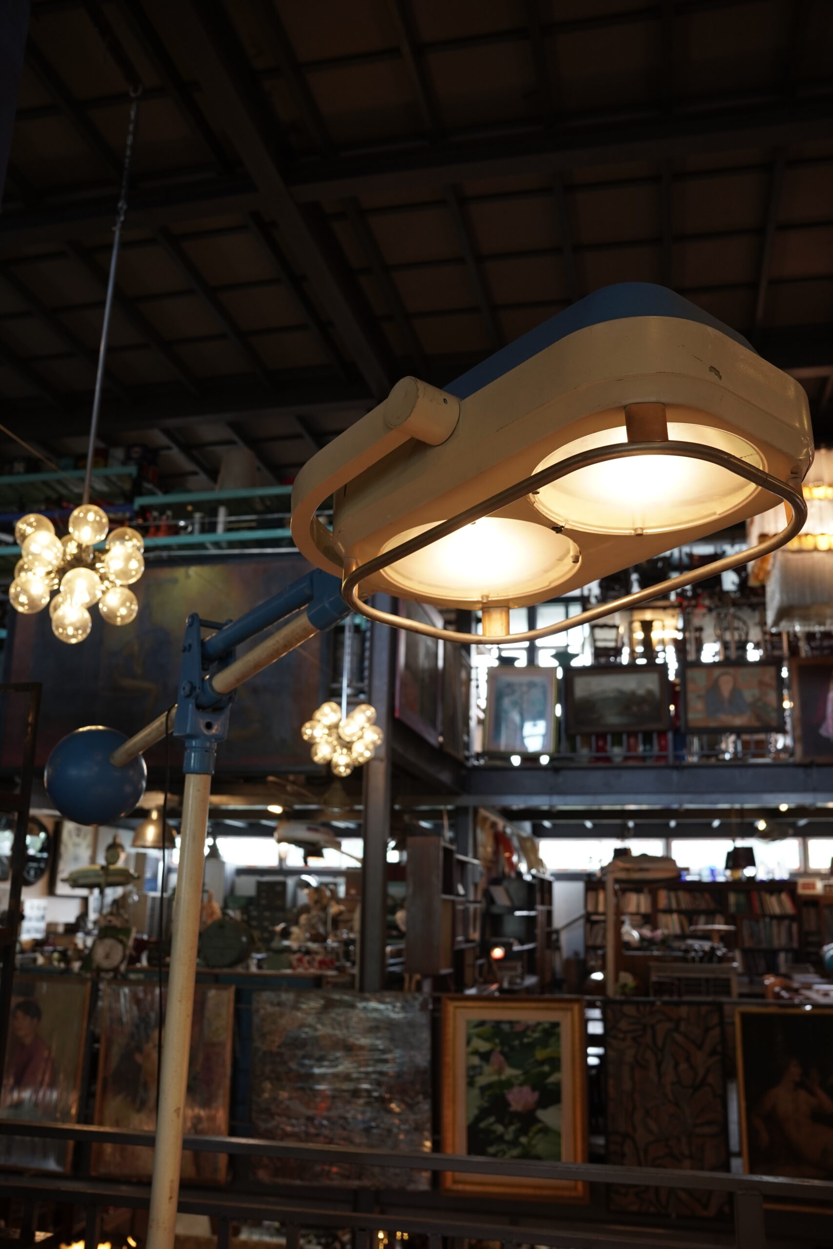 Surgical Lamp - Image 2