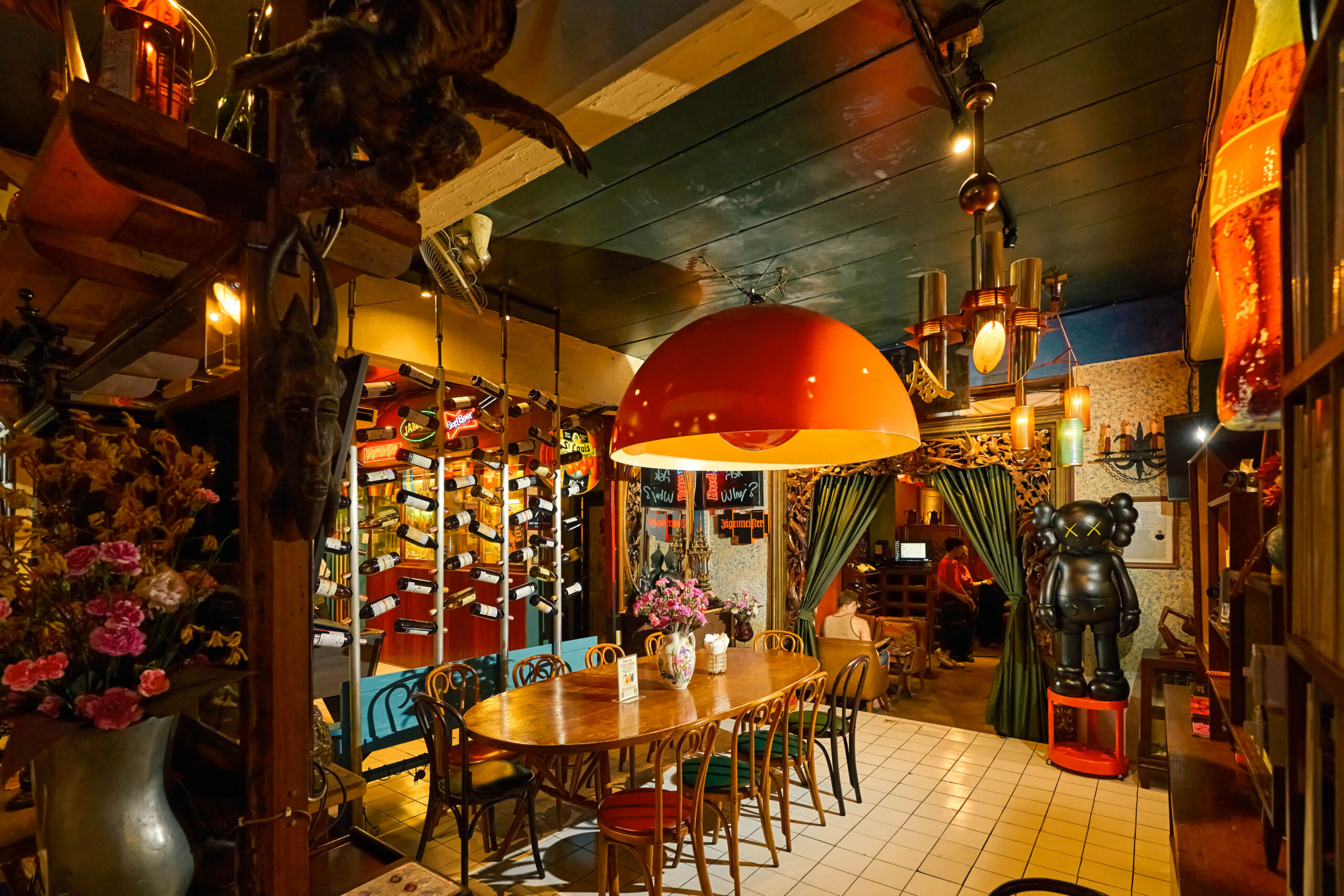 TUBA bar in Ekkamai - vintage interior with antique collection