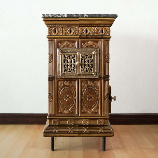 Old Chascoal stove with stone top tiles, French, 20th century. The stove has a separate hearth and an oven