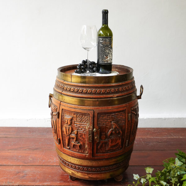 Wine barrel serving trolley