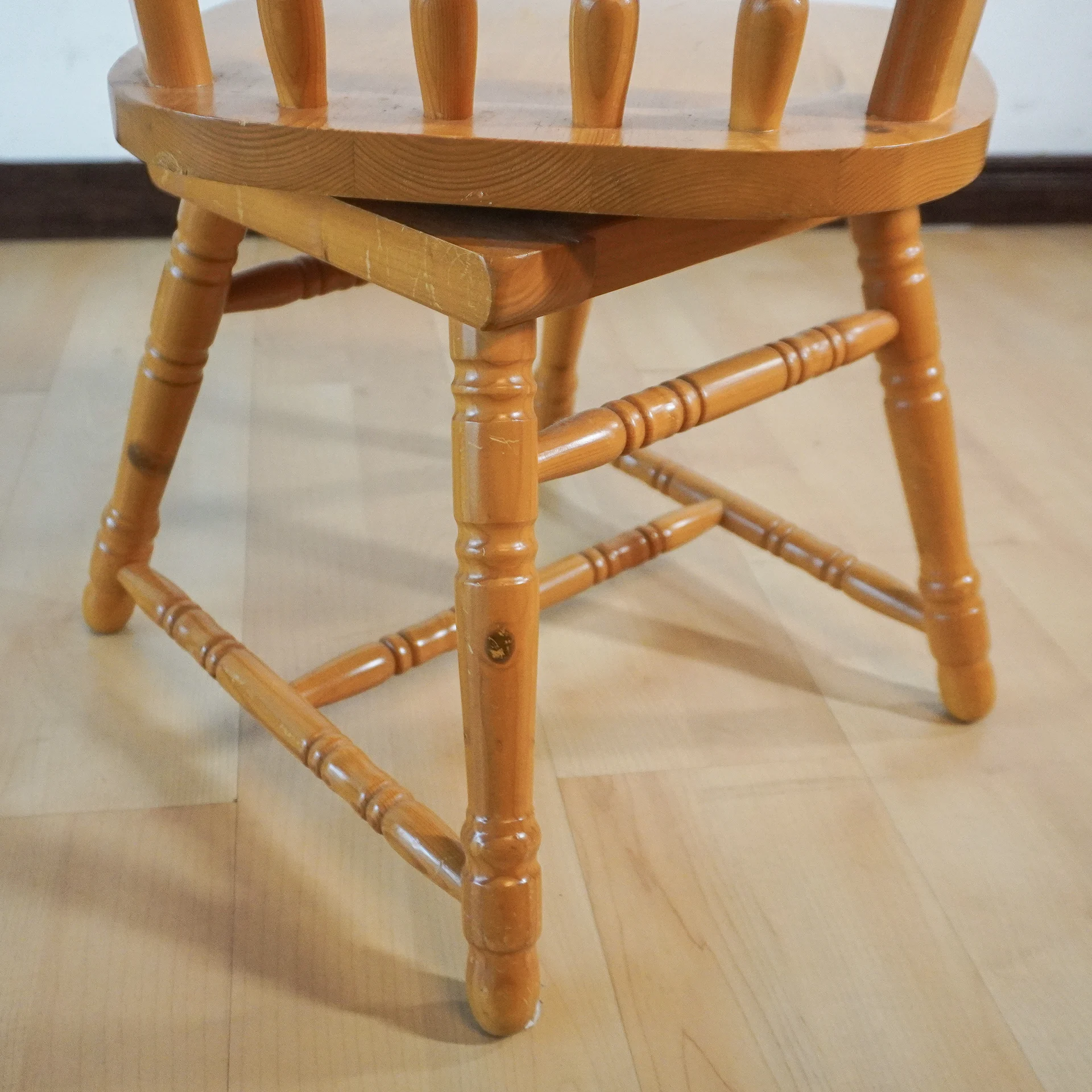 Wooden swivel chair 360-degree Italy - Image 4