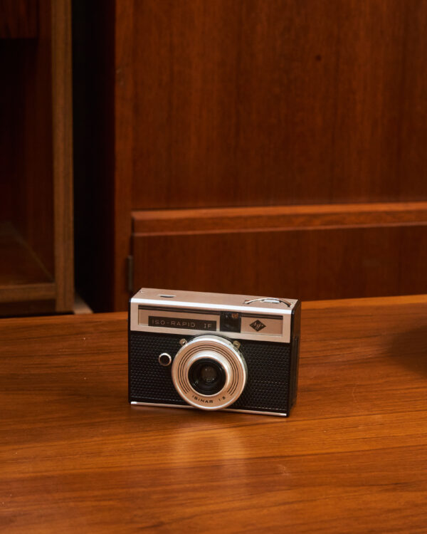 Agfa ISO Rapid IF I SINAR point and shoot compact little 35mm. 1960s
