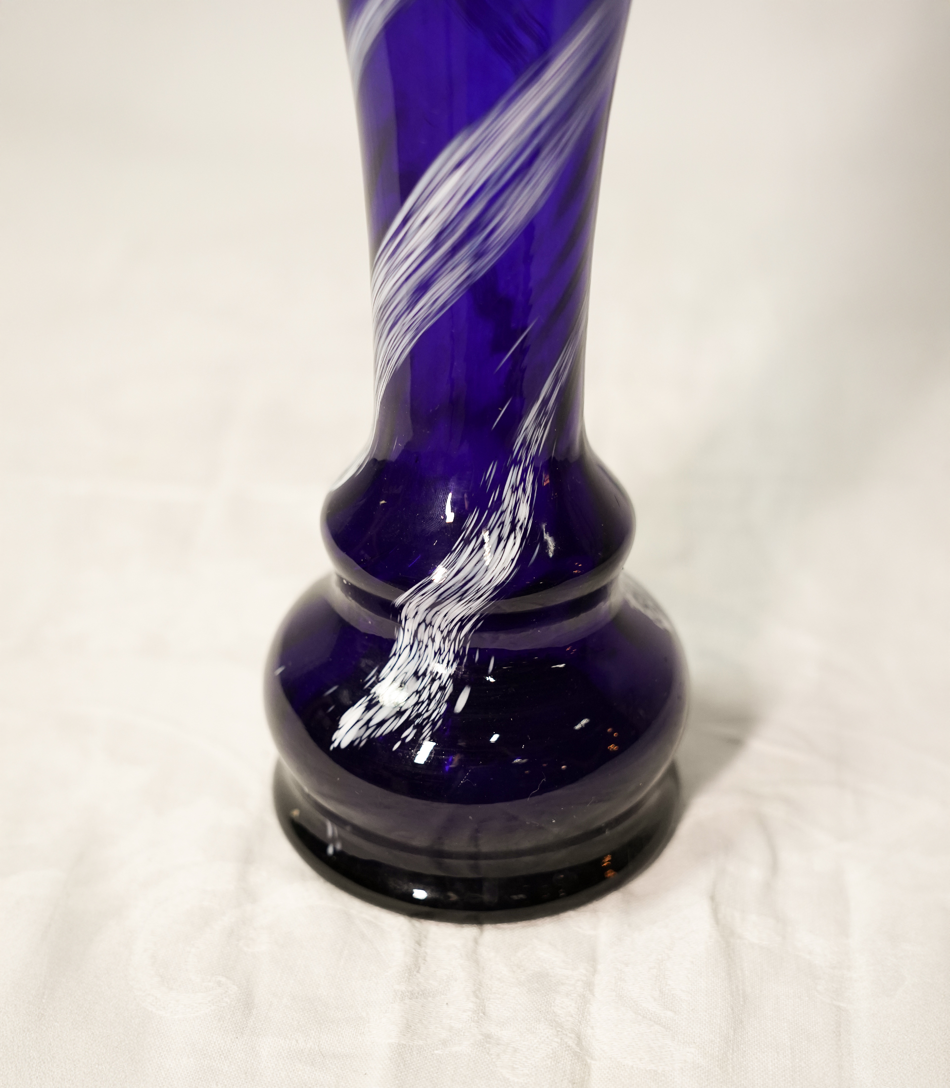 Murano Lattimo Vase (Italy, 1970s) - Image 3